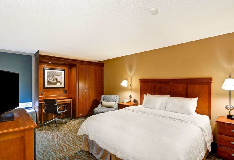 בית מלון כפרי Hampton Inn Hendersonville