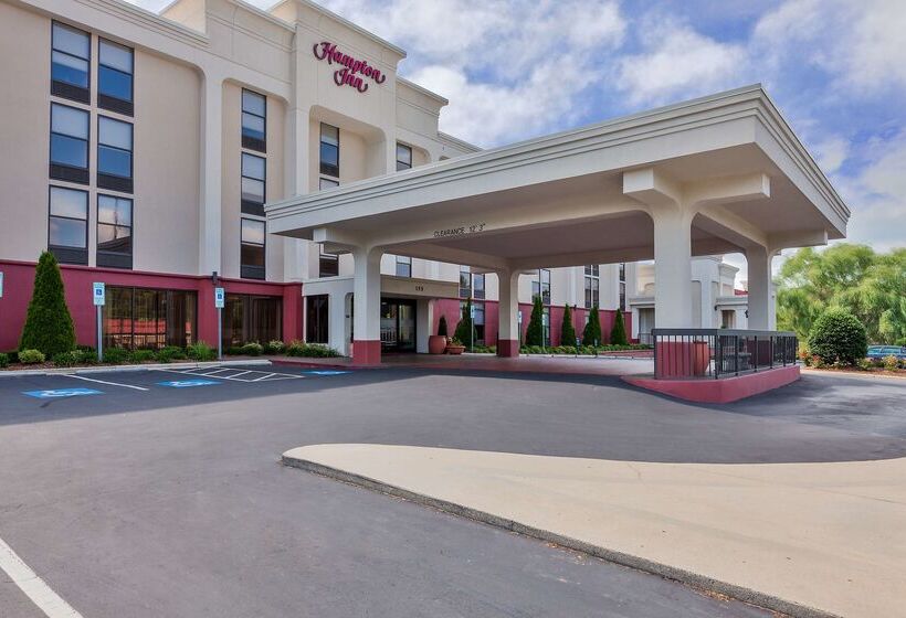 בית מלון כפרי Hampton Inn Hendersonville