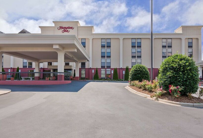 בית מלון כפרי Hampton Inn Hendersonville