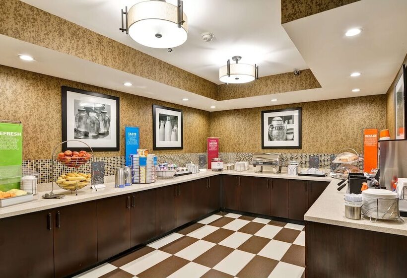 فندق Hampton Inn Hendersonville