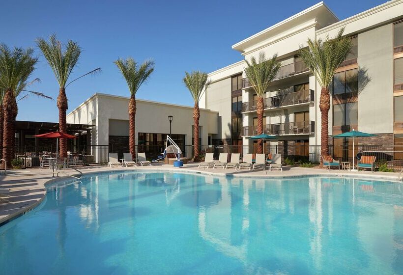 هتل Hampton Inn Lake Havasu City