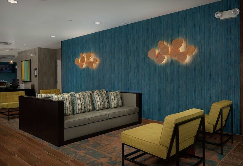 هتل Hampton Inn Lake Havasu City