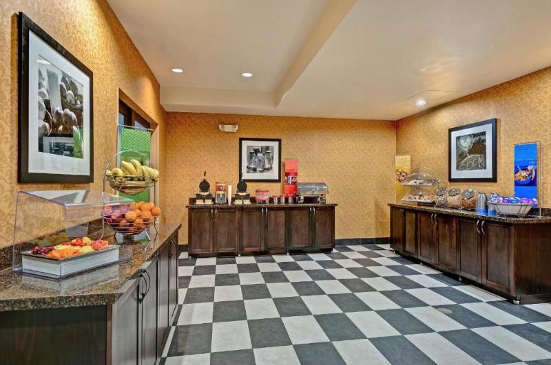 هتل Hampton Inn Lake Havasu City