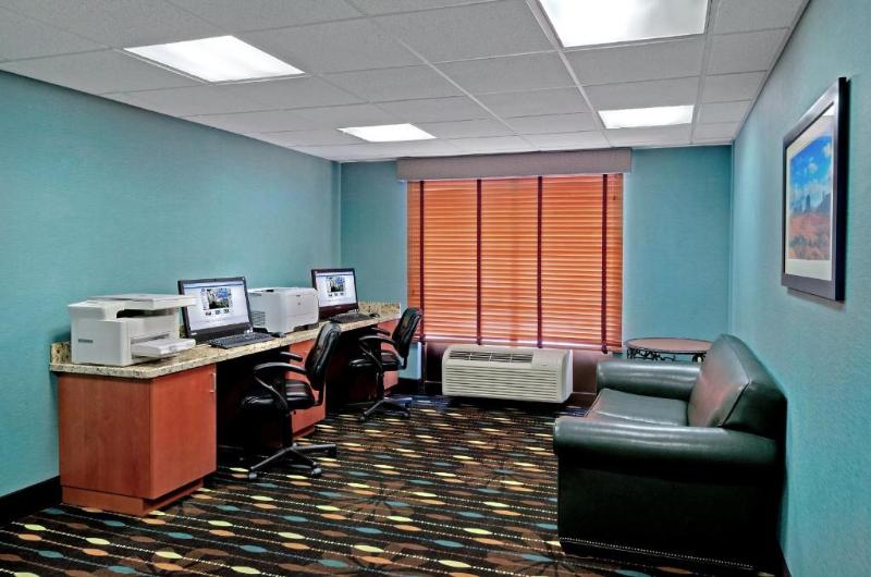 هتل Hampton Inn Lake Havasu City