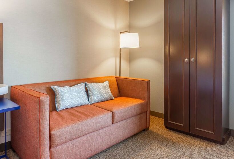 هتل Hampton Inn Madison East Towne Mall Area