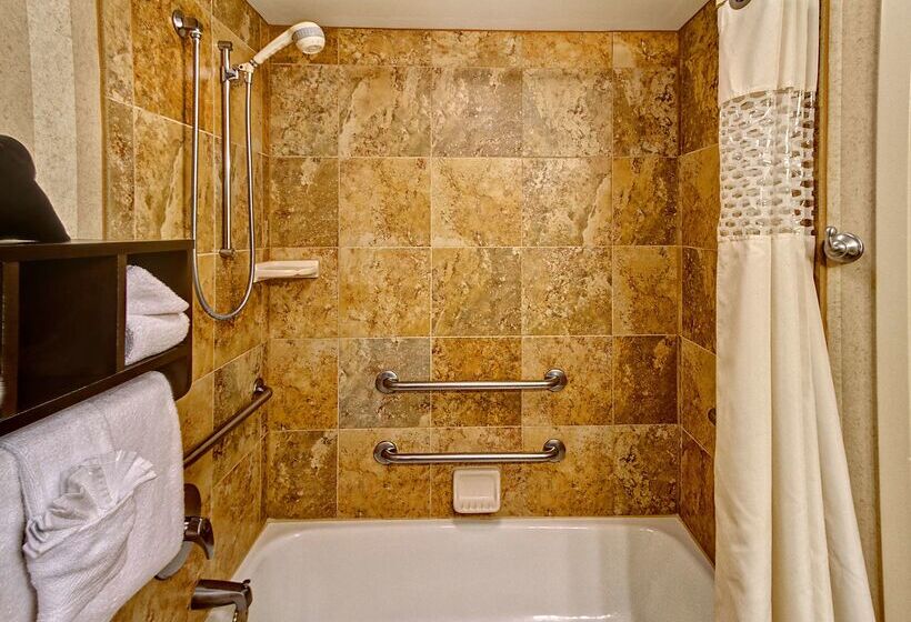 هتل Hampton Inn Nashville/vanderbilt