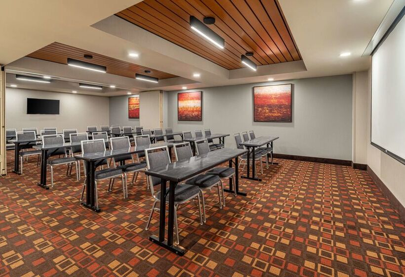 هتل Hampton Inn Nashville/vanderbilt