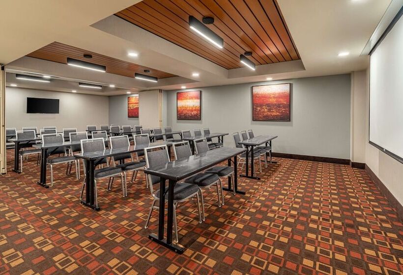 هتل Hampton Inn Nashville/vanderbilt