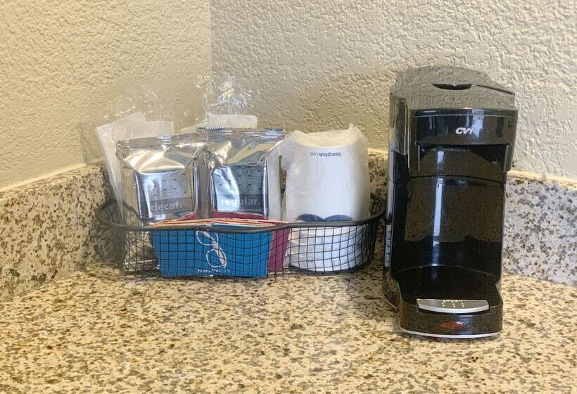 هتل Hampton Inn Nashville/vanderbilt