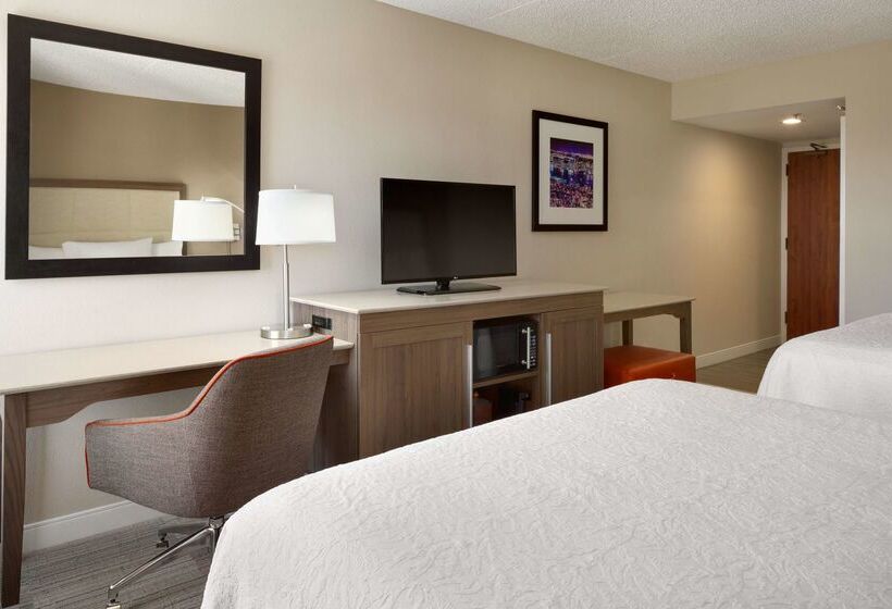 هتل Hampton Inn Philadelphia Mt. Laurel