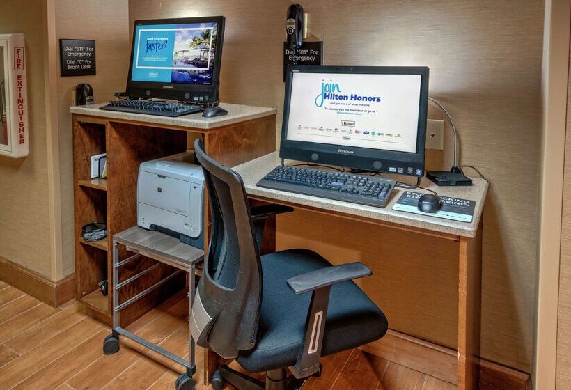 هتل Hampton Inn Raleigh/cary