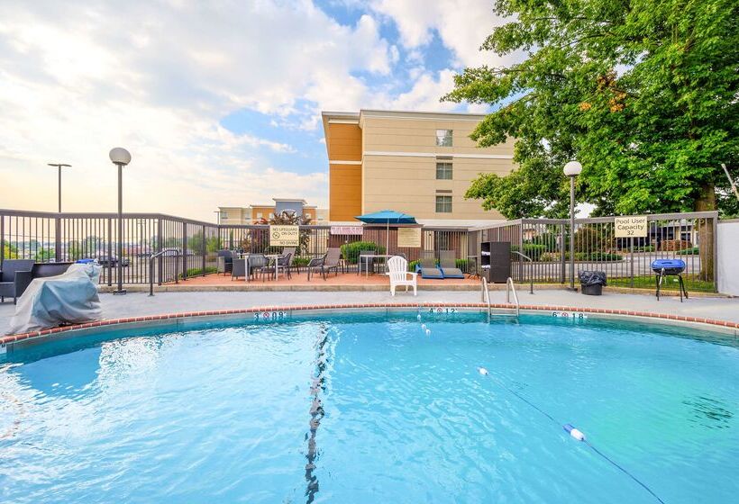 בית מלון כפרי Hampton Inn St. Louis/westport