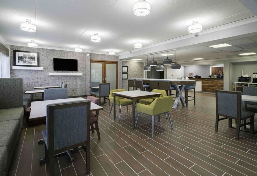 فندق Hampton Inn St. Louis/westport