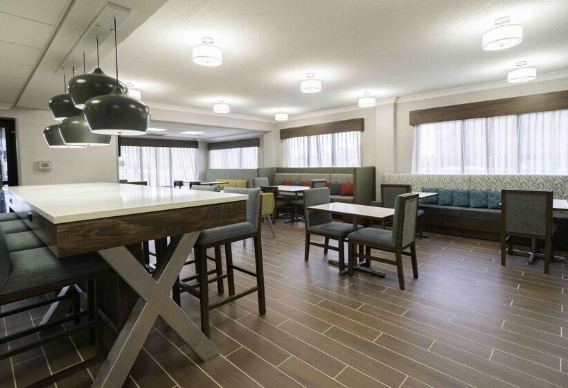 فندق Hampton Inn St. Louis/westport
