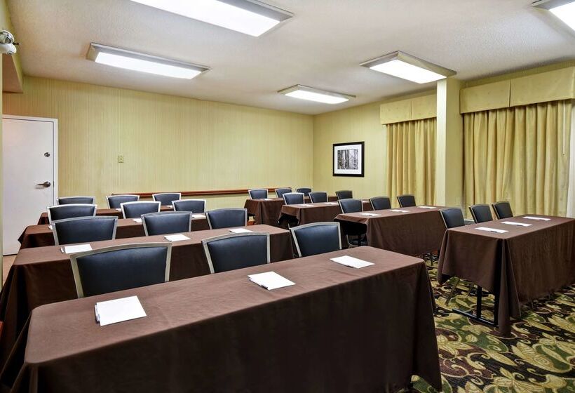 فندق Hampton Inn St. Louis/westport