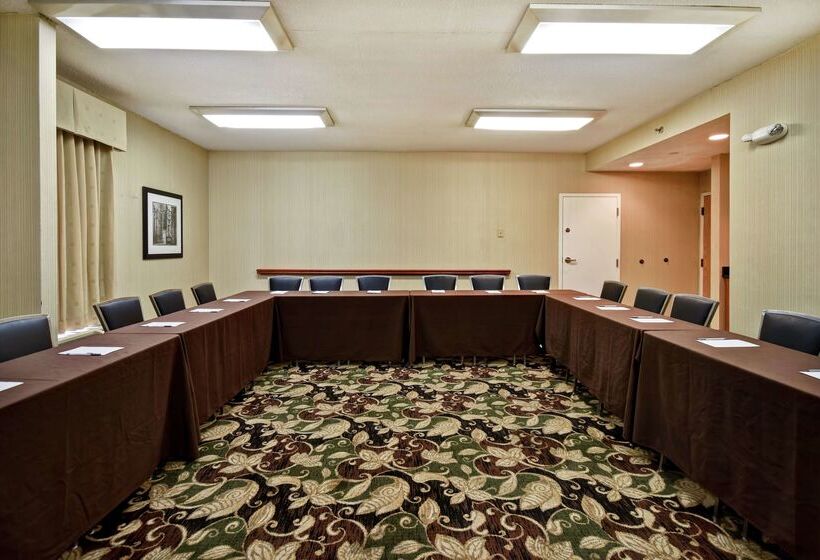 فندق Hampton Inn St. Louis/westport