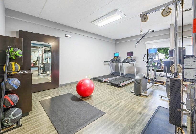 فندق Hampton Inn St. Louis/westport