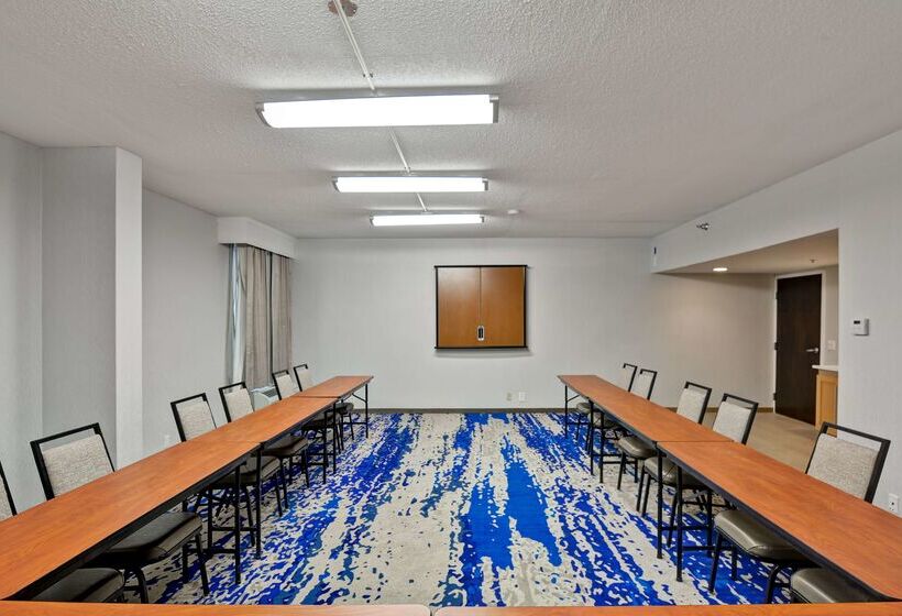 هتل Hampton Inn State College