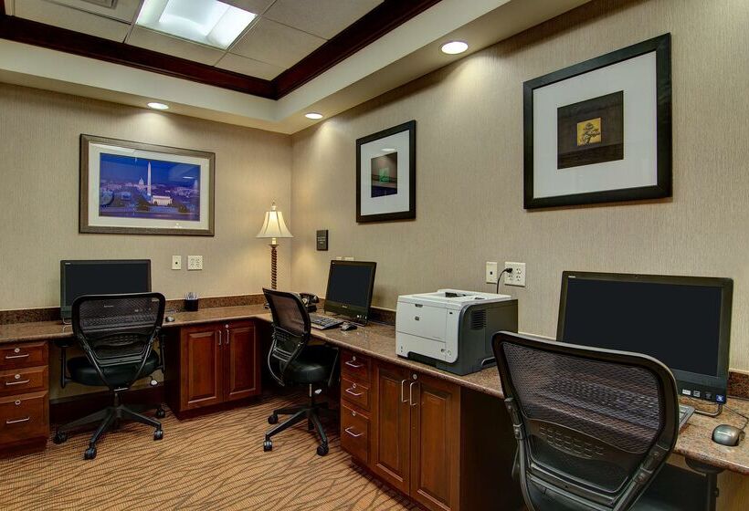 Отель Hampton Inn & Suites Washingtondulles International Airport
