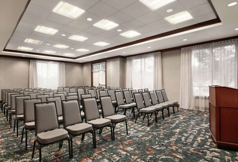 Отель Hampton Inn & Suites Washingtondulles International Airport