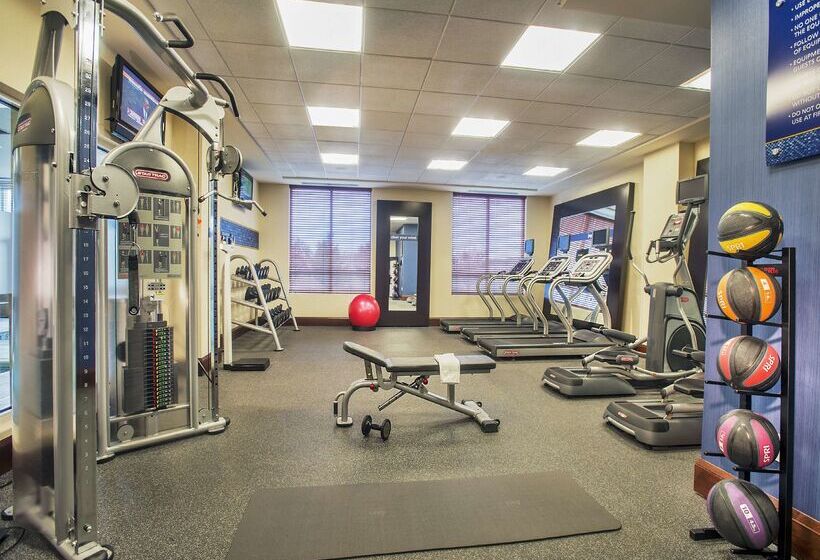 Отель Hampton Inn & Suites Washingtondulles International Airport