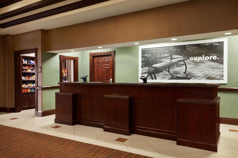 Отель Hampton Inn & Suites Washingtondulles International Airport