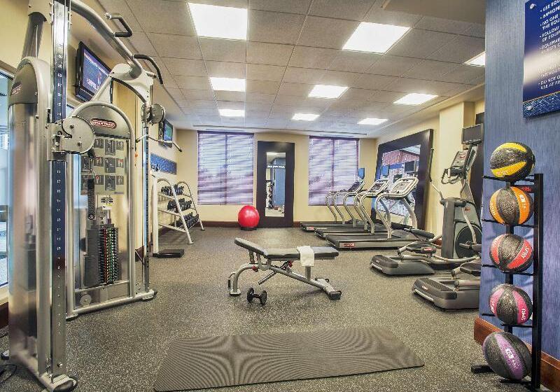 Отель Hampton Inn & Suites Washingtondulles International Airport