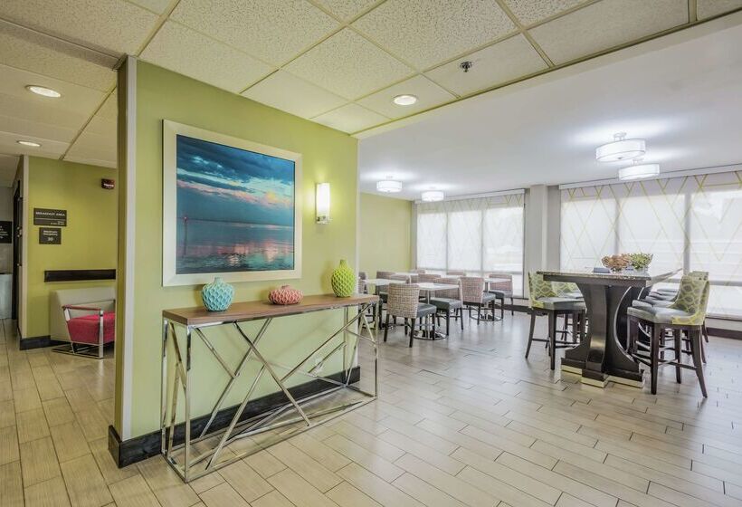 فندق Hampton Inn Tampainternational Airport/westshore