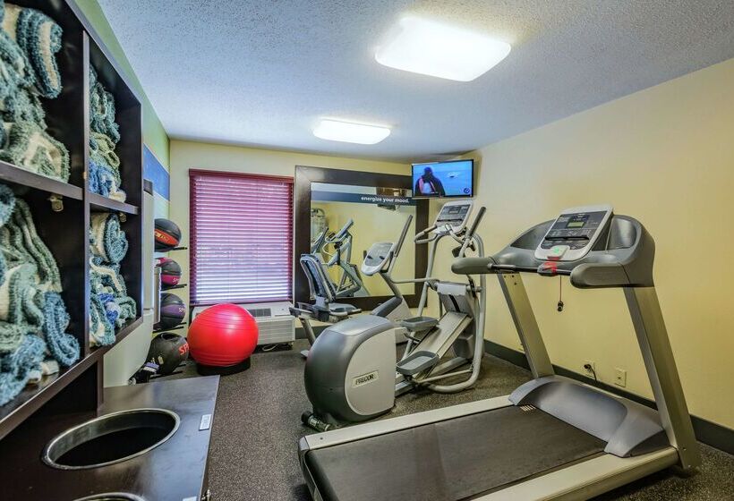 فندق Hampton Inn Tampainternational Airport/westshore