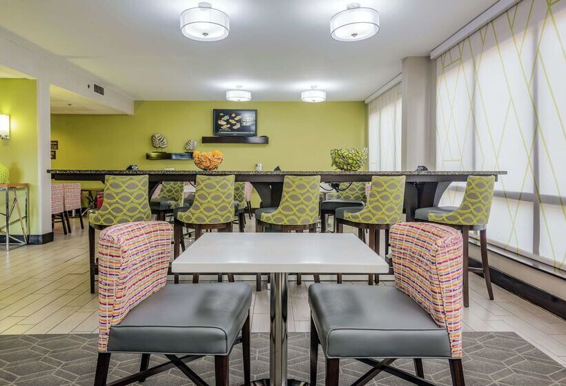 فندق Hampton Inn Tampainternational Airport/westshore