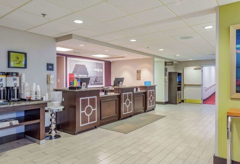 فندق Hampton Inn Tampainternational Airport/westshore