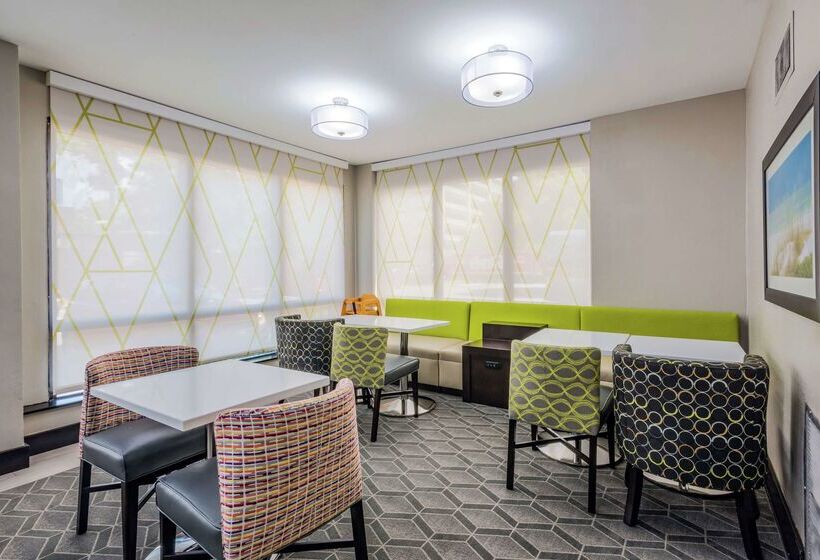 فندق Hampton Inn Tampainternational Airport/westshore