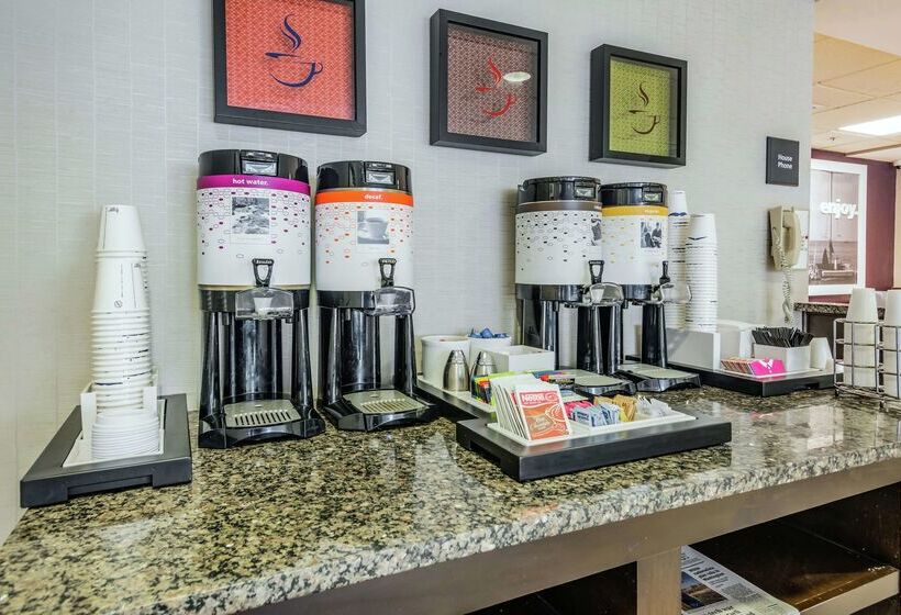 فندق Hampton Inn Tampainternational Airport/westshore