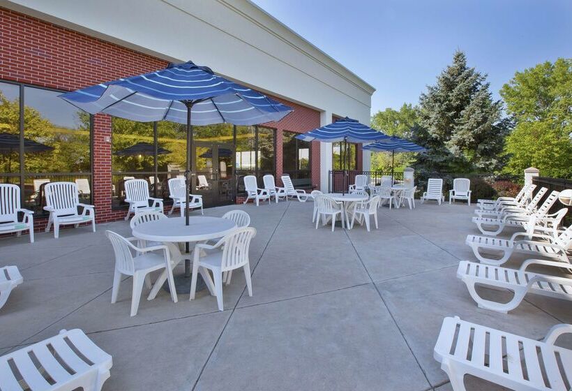 هتل Hampton Inn Toledo South/maumee