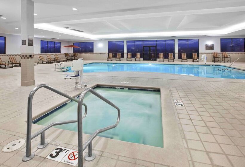 هتل Hampton Inn Toledo South/maumee