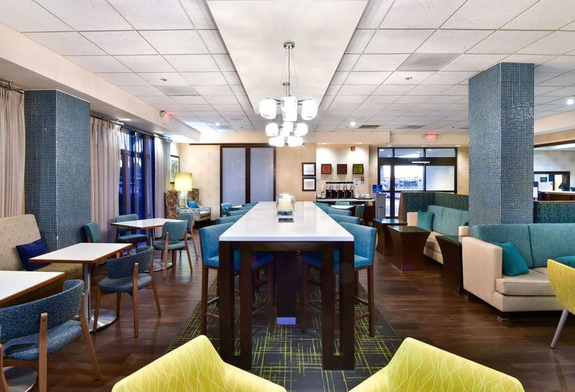 هتل Hampton Inn Tucsonairport