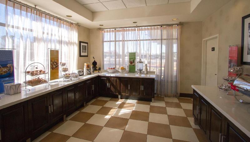 هتل Hampton Inn Tucsonairport