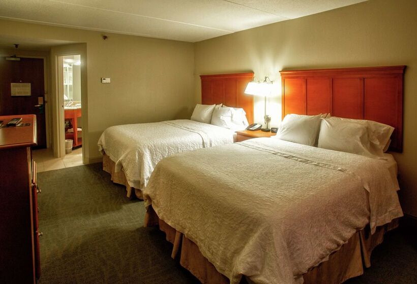 בית מלון כפרי Hampton Inn Wheeling