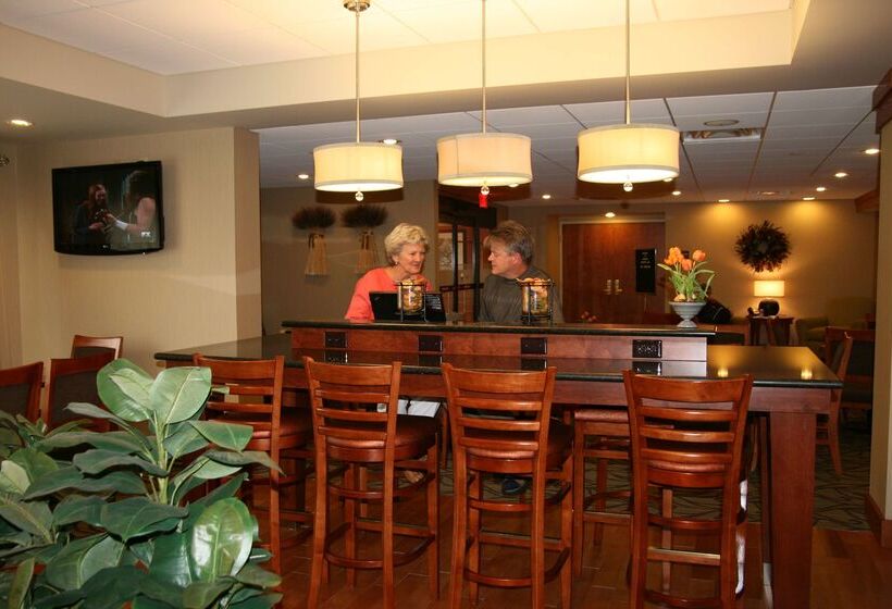 בית מלון כפרי Hampton Inn Wheeling