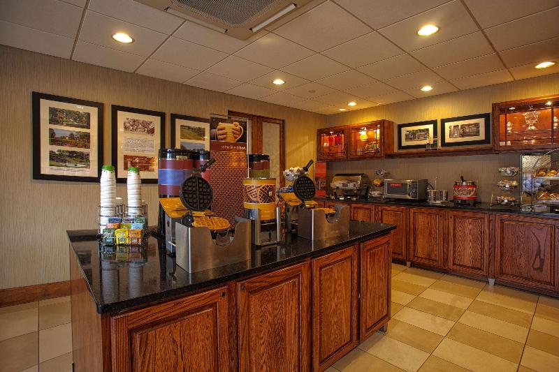 בית מלון כפרי Hampton Inn Wheeling