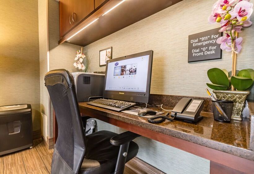 فندق Hampton Inn Winchester University/mall Area