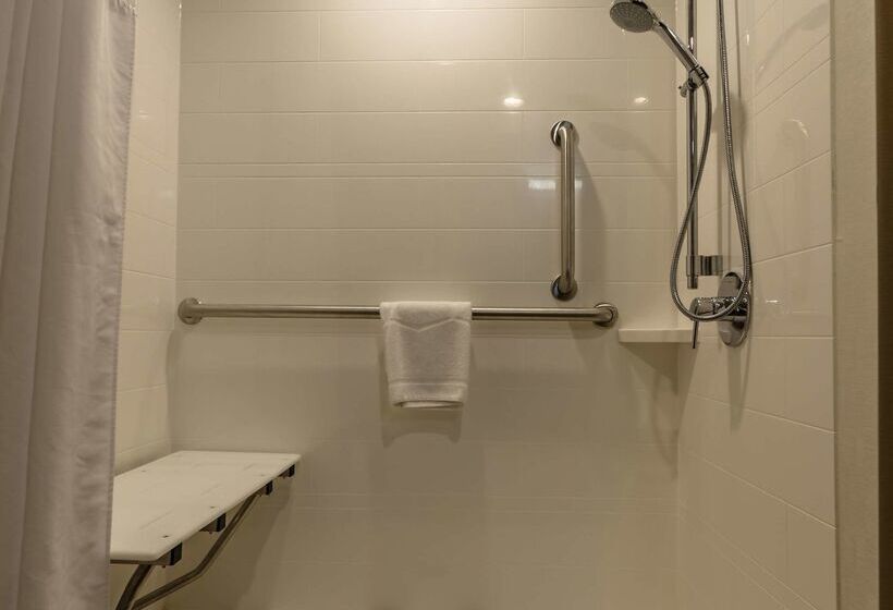 فندق Hampton Inn Winchester University/mall Area