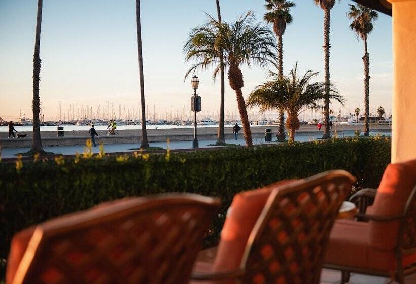 فندق Harbor View Inn