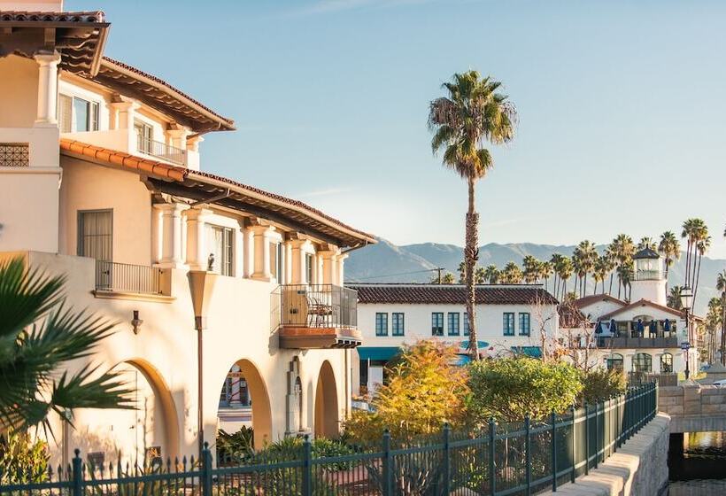 فندق Harbor View Inn