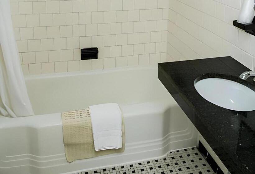 Отель Harrington