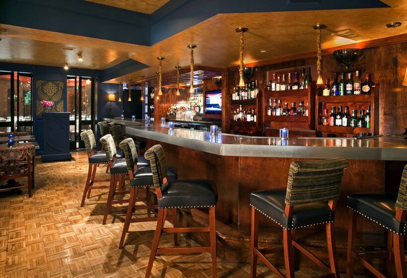 Отель Henley Park