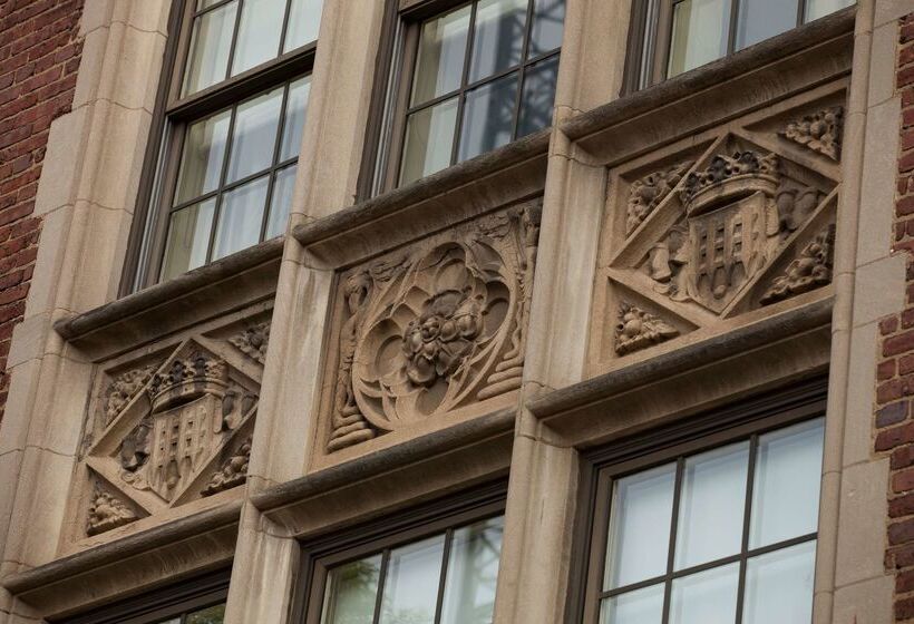 Отель Henley Park