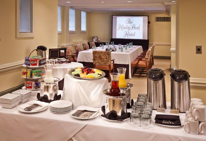 Отель Henley Park