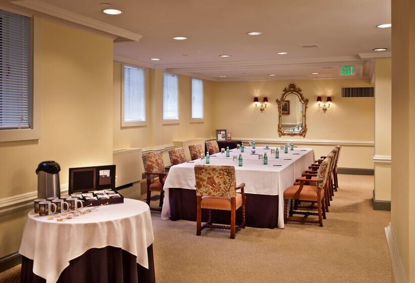 Отель Henley Park