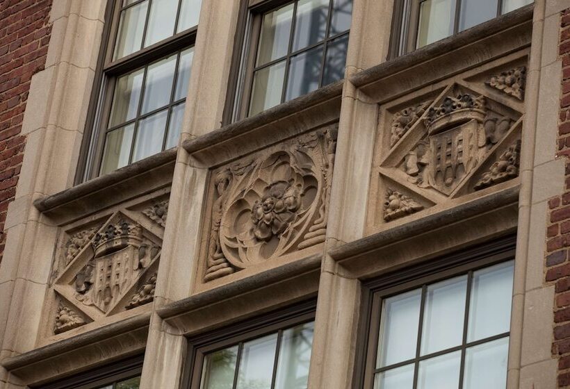 Отель Henley Park